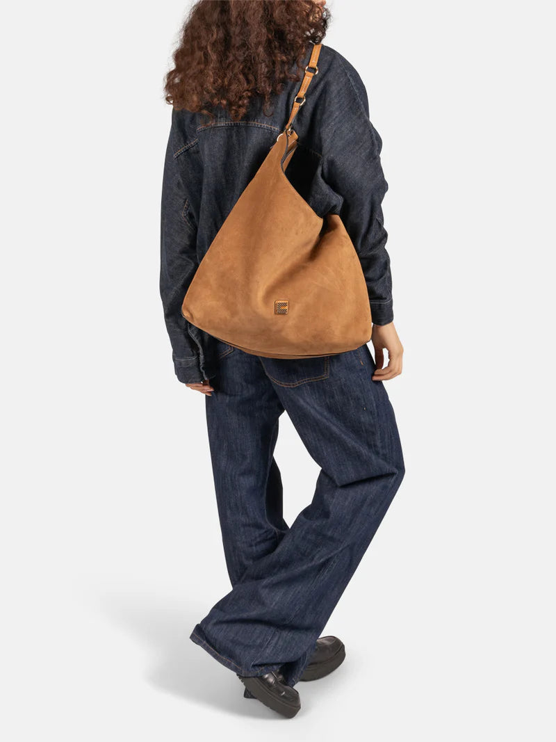 CARRY SUEDE