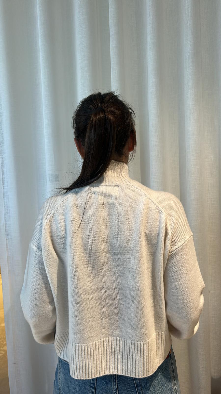 CHUNKY CARMEN FUNNEL NECK ORGANIC WHITE