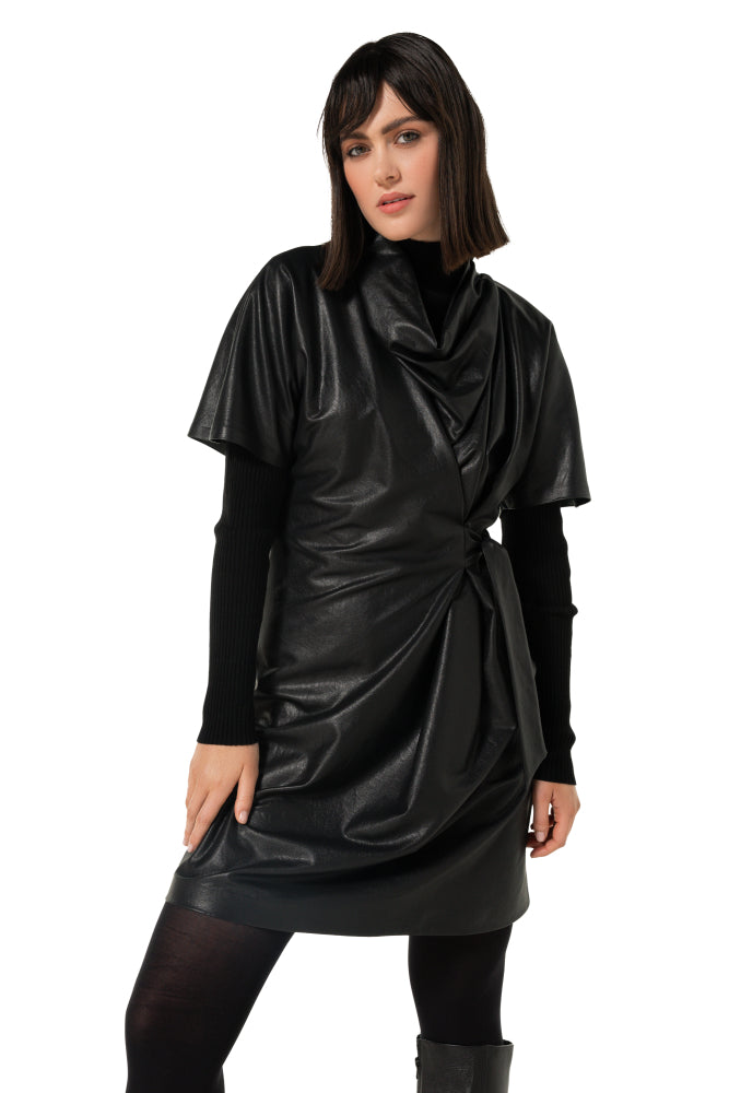 Korte jurk in vegan leather