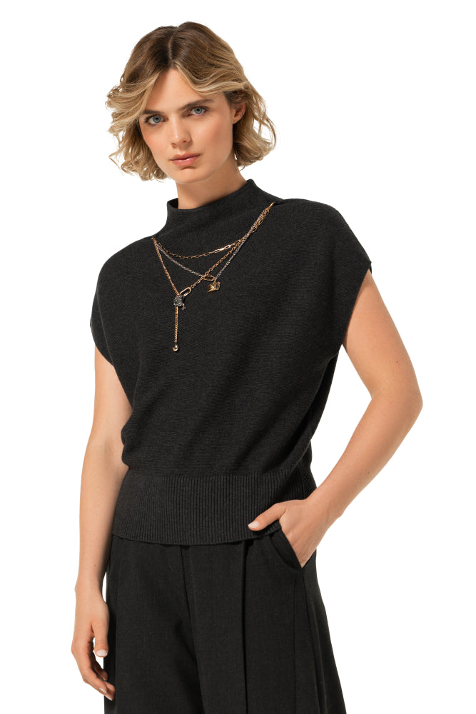 Pull met ketting detail