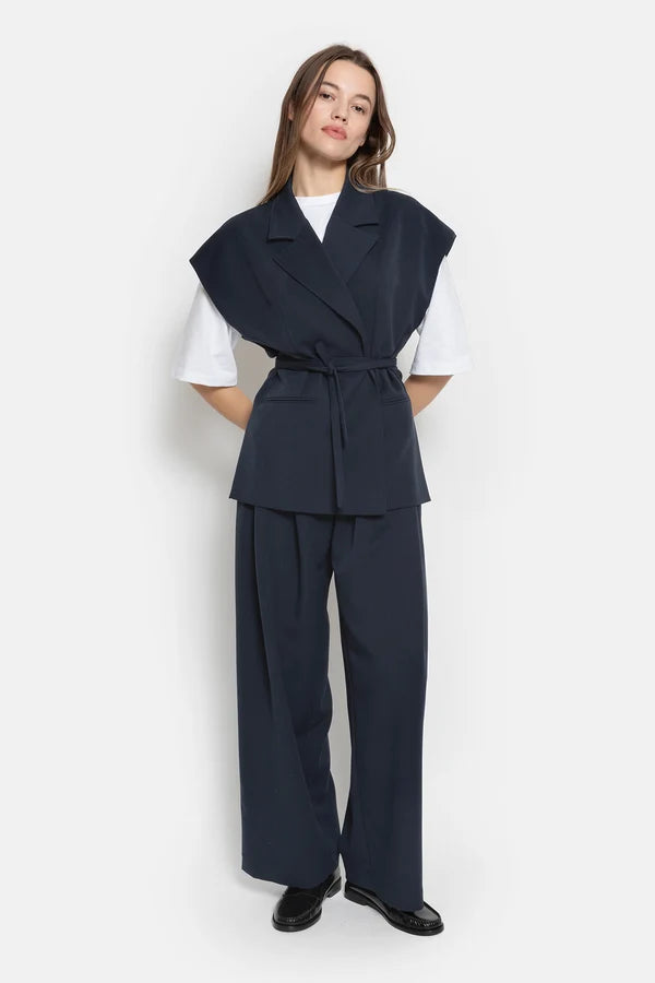 Olijf Sleeveless Blazer Navy Wooly