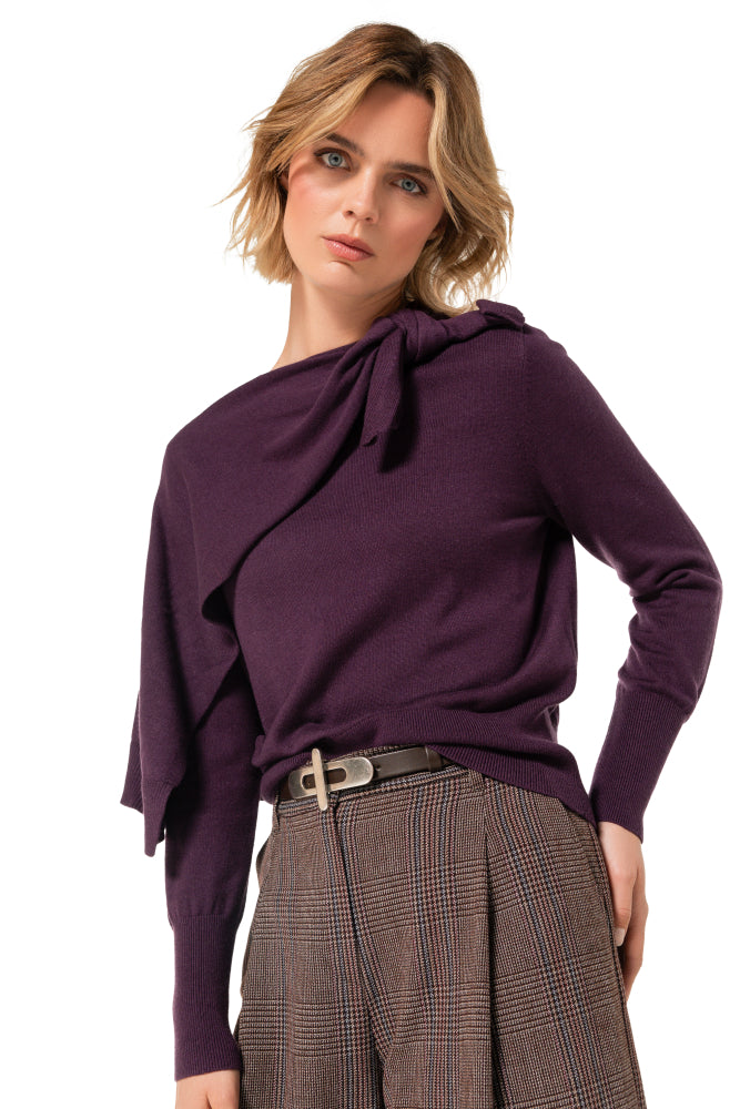 Elegante pull met strik- en schouderdetail