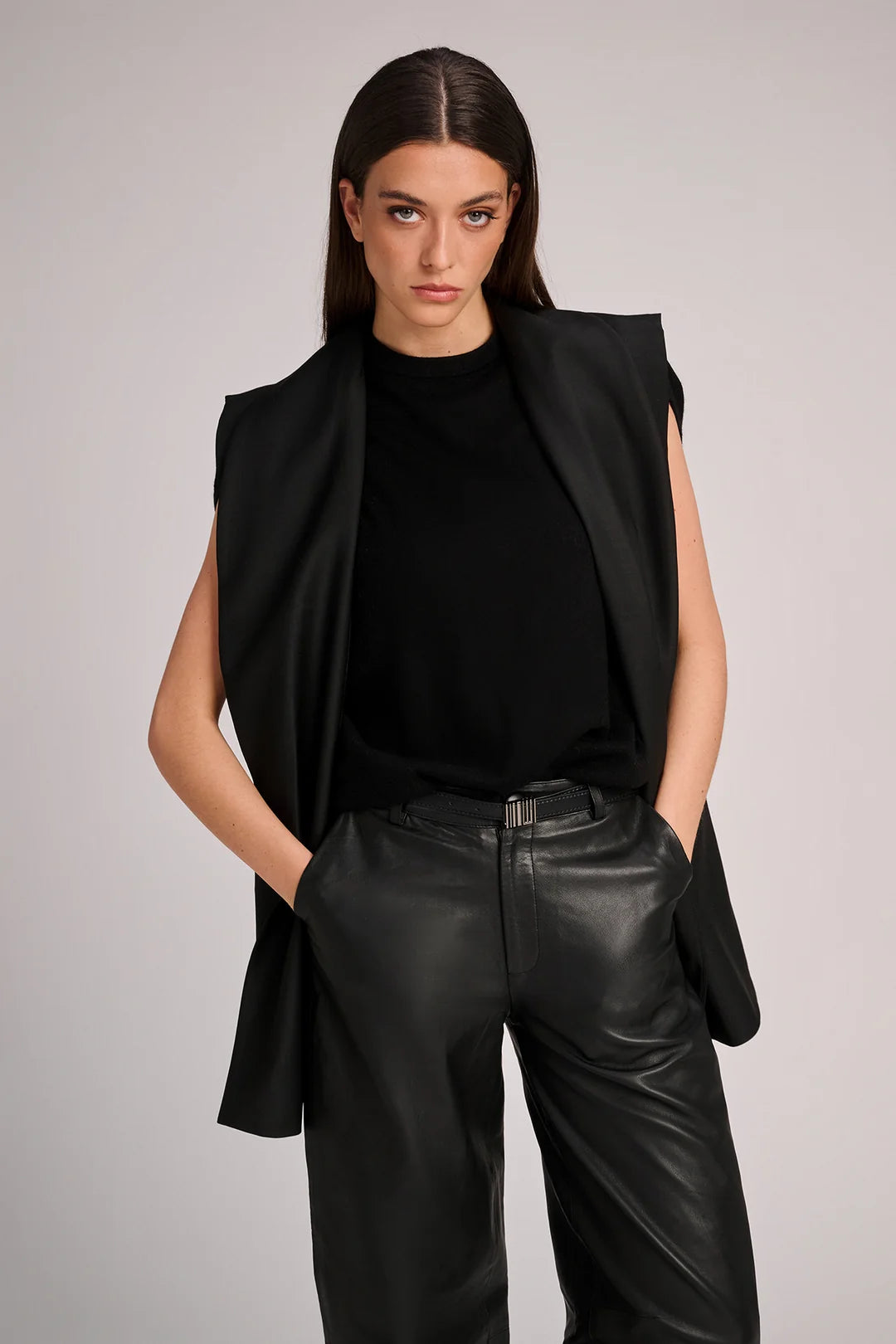 Geneva Vest Black